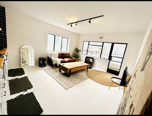 1 BEDROOM APARTMENT RENTED IN SEA POINT